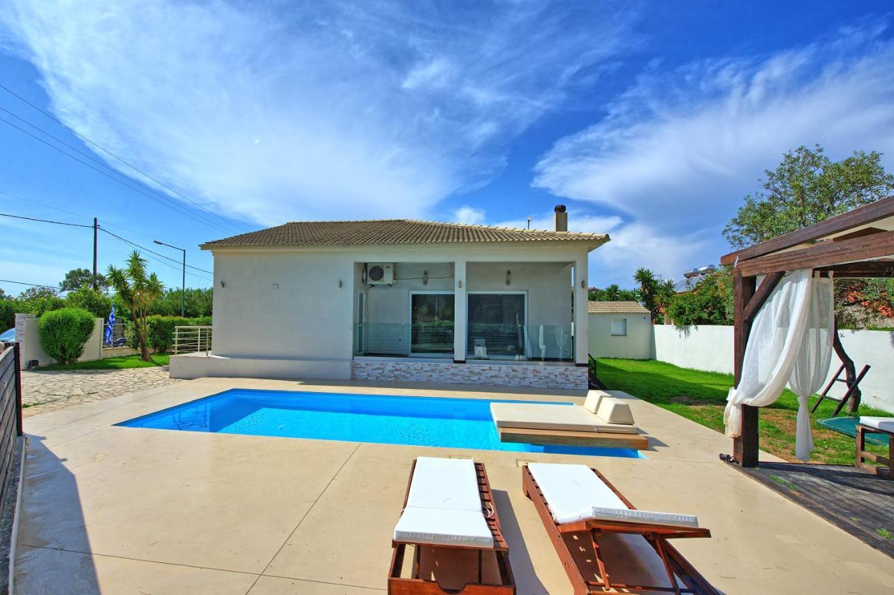 Beach Villa Christina By Posarellivillas Ахарави Экстерьер фото